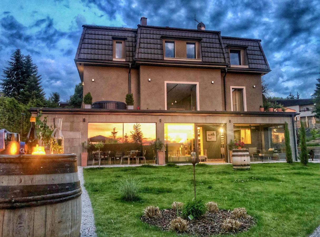 Villa Bricola - Boutique Apartments Карловы Вары Экстерьер фото